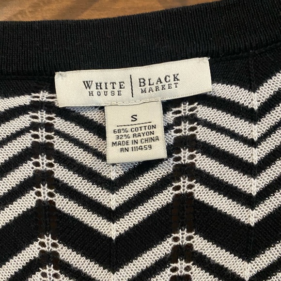 White House / Black Market V neck sweater - Picture 3 of 4